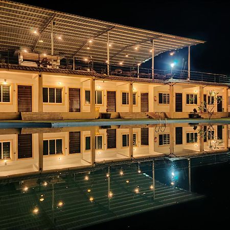 Amigos Lake Resort-Igatpuri, Maharashtra Esterno foto